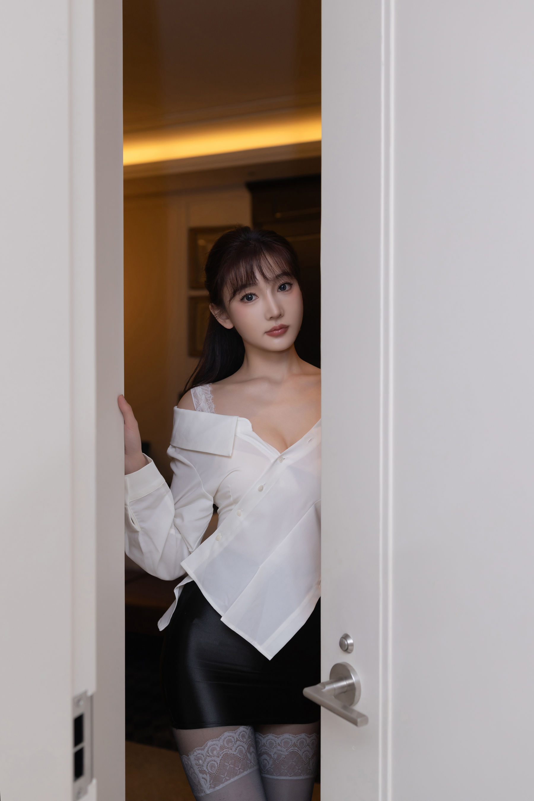 [秀人内购] 陆萱萱 诱人私拍福利 剧情写真陌生人