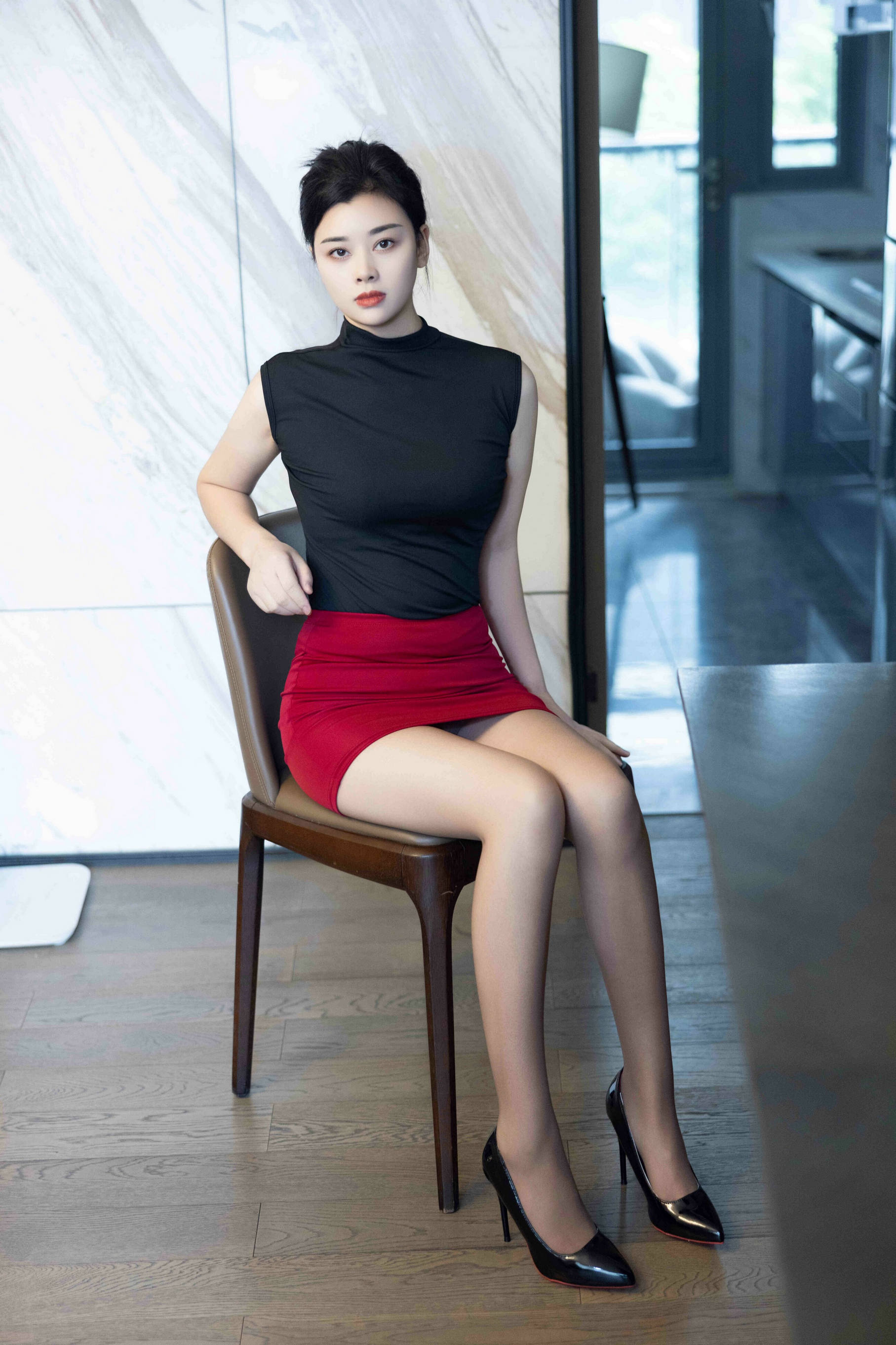 [秀人内购] 徐清妍 诱人私拍福利 OL黑丝