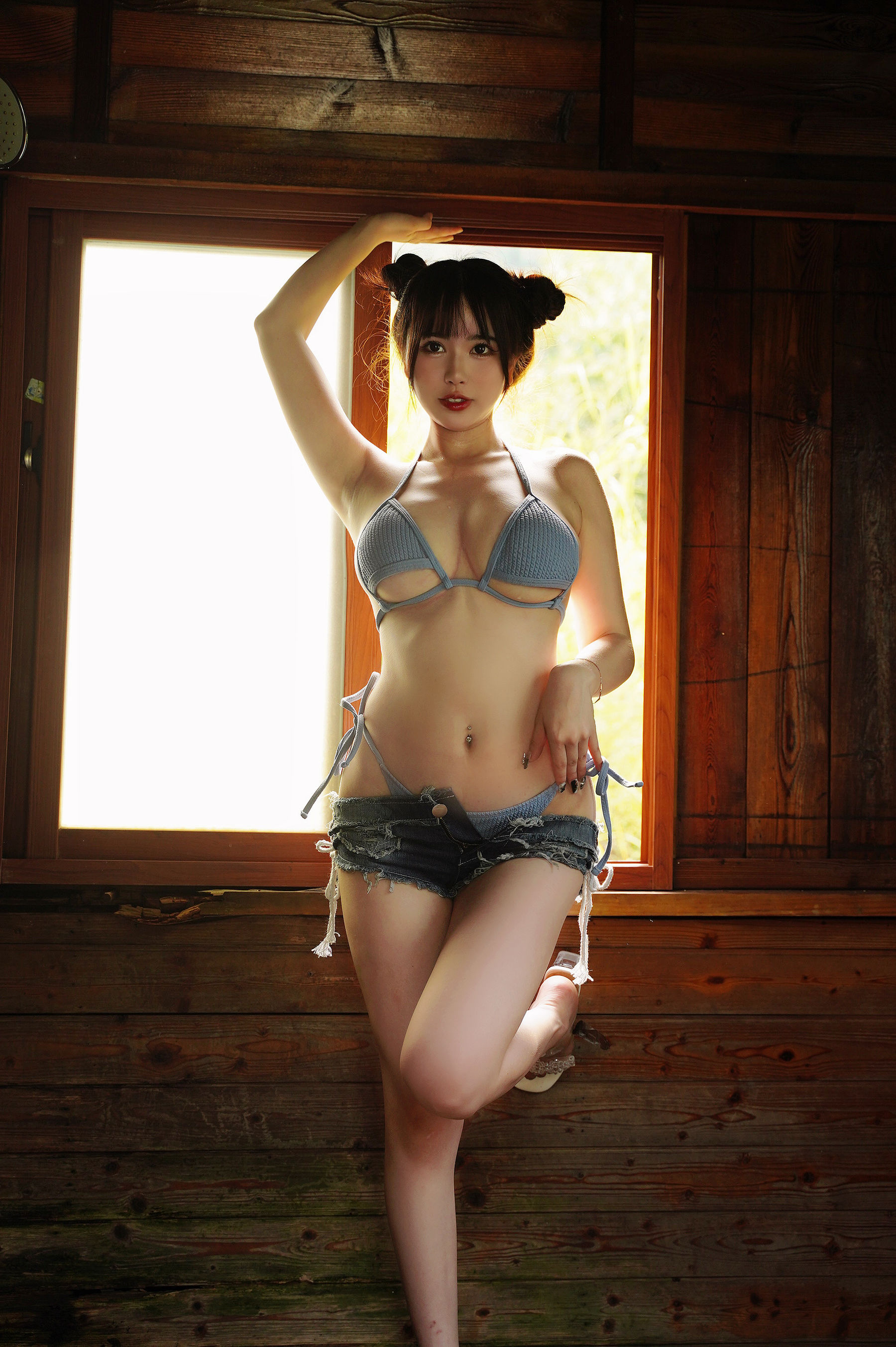 [COSPLAY] Tina很妖孽呀 – 蓝色比基尼