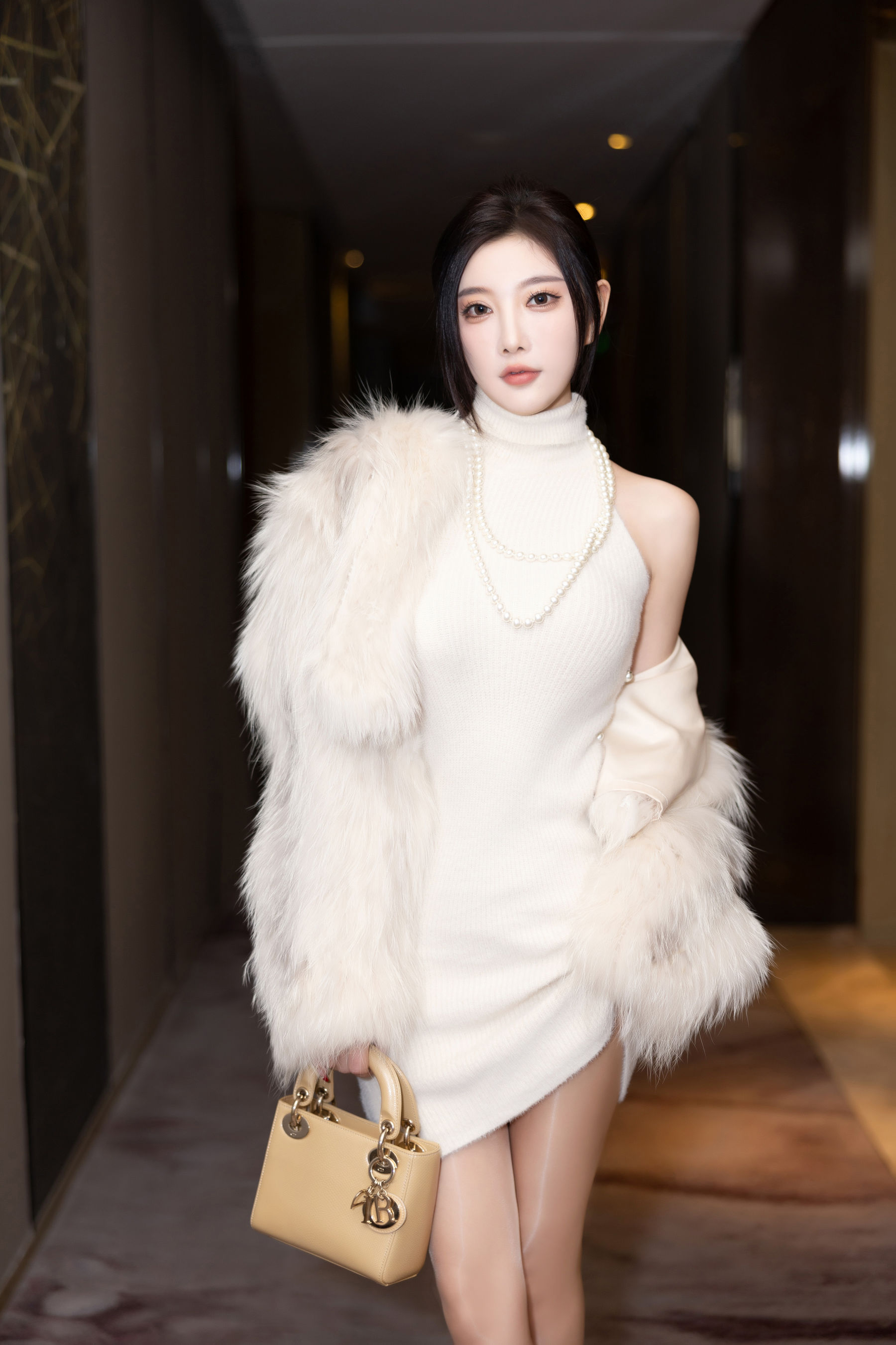 Gallery - [内购] 杨晨晨 诱人私拍福利 浅色连衣短群 - 麻豆夹-美女图片-性感写真 - image 7