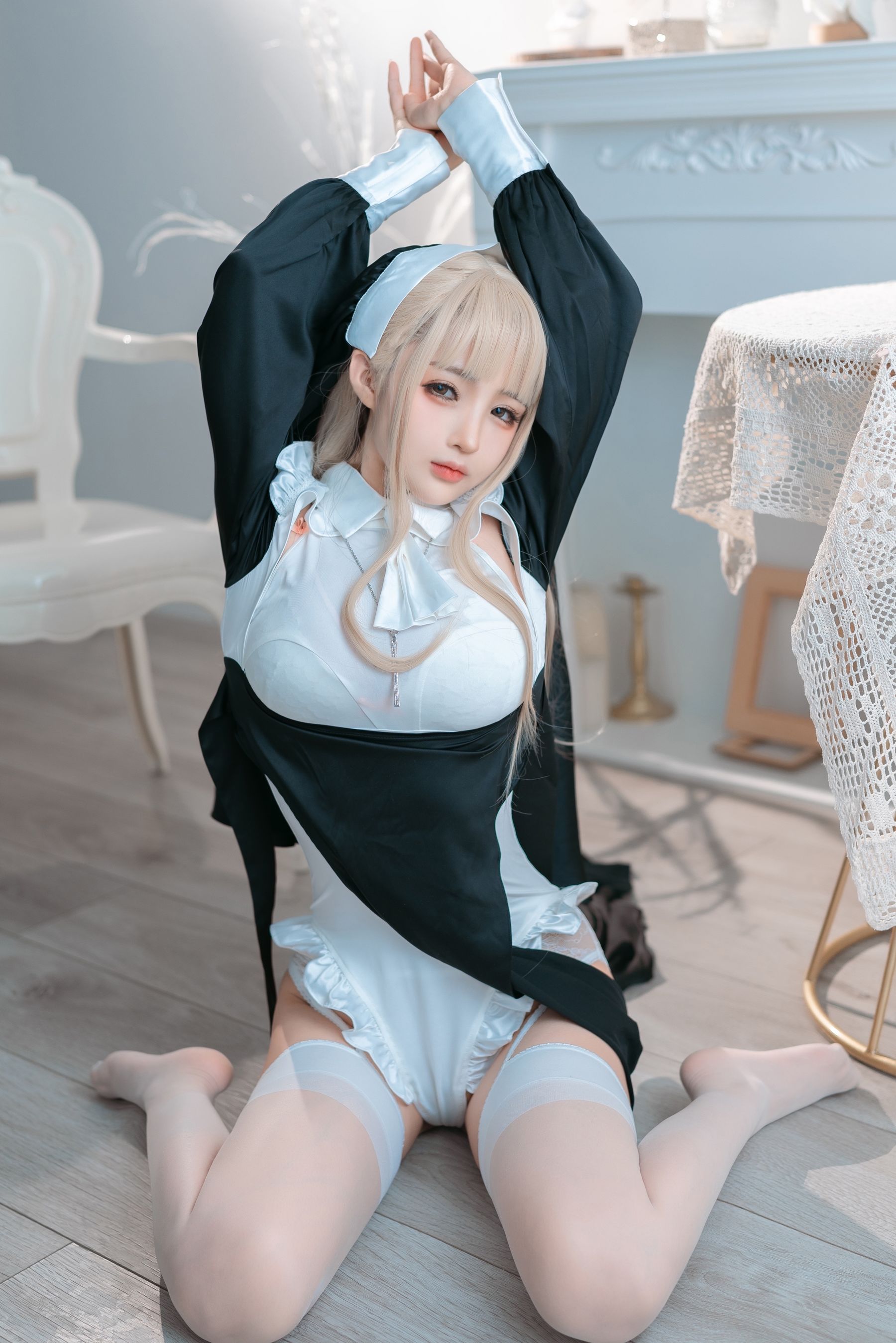 [COSPLAY] 桜井宁宁 – 修女
