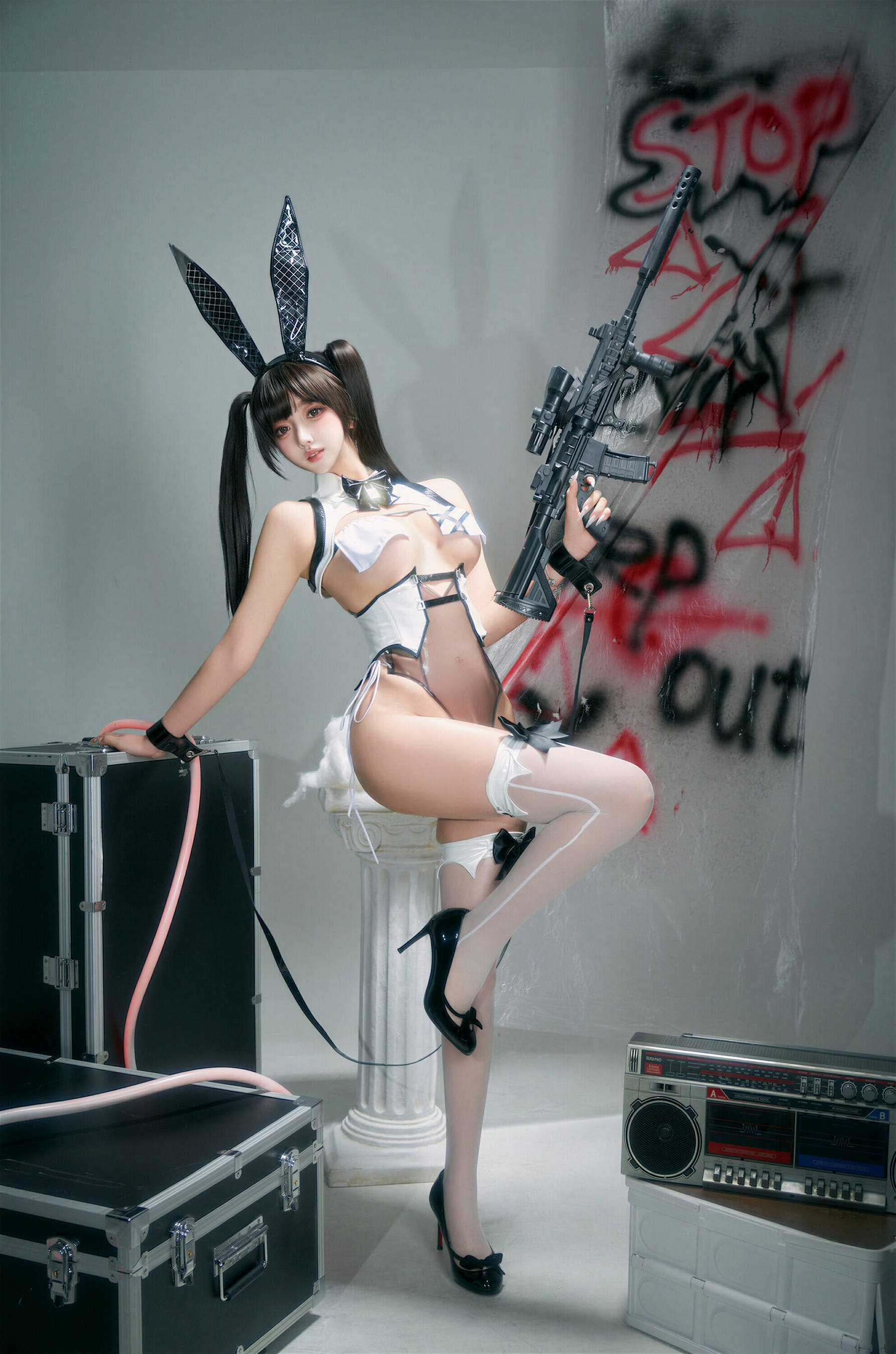 [COSPLAY] 过期米线线喵 – Nikke胜利女神 贝伊闪耀兔女郎