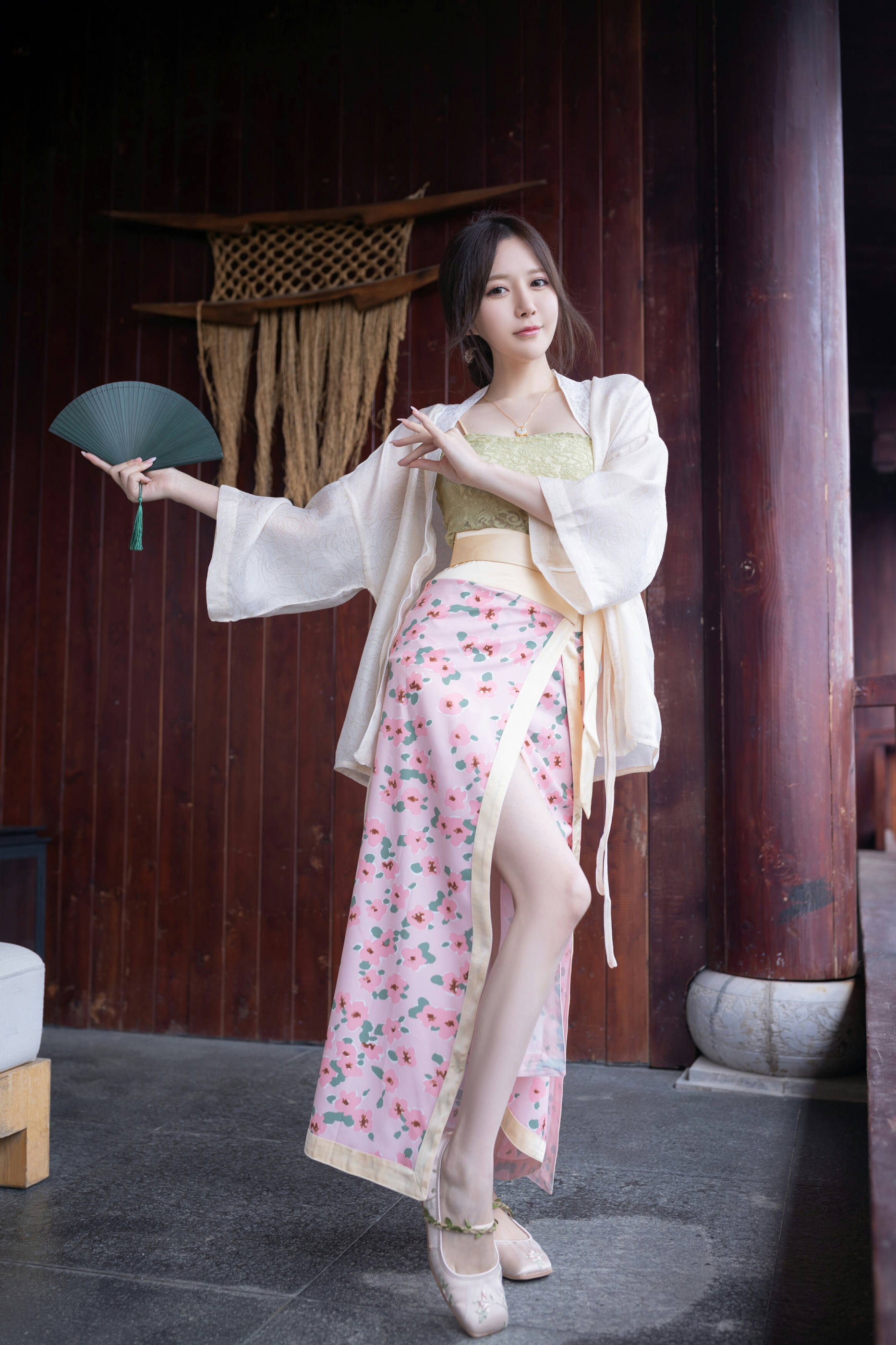 [秀人内购] 鱼子酱Fish 诱人私拍福利 柠月如风