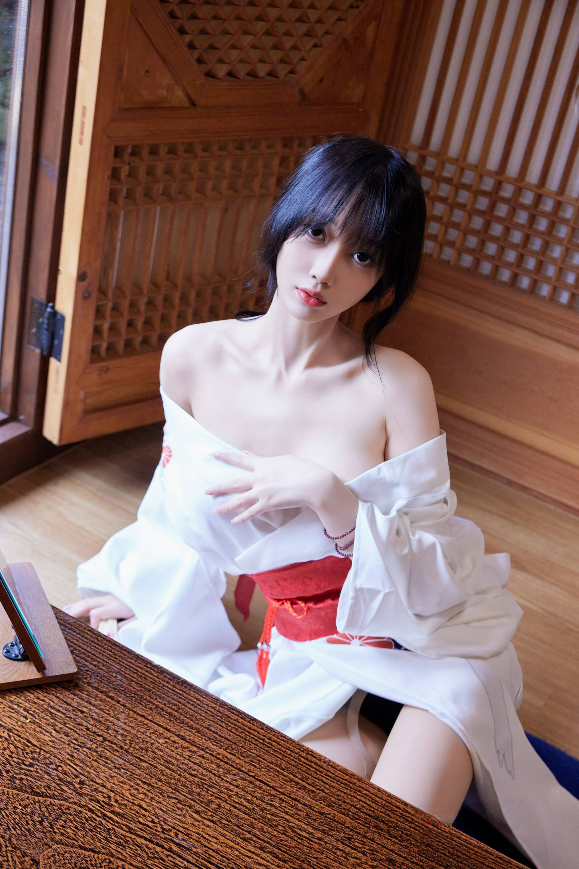 [秀人内购] 玥儿玥 诱人私拍福利 日式和服