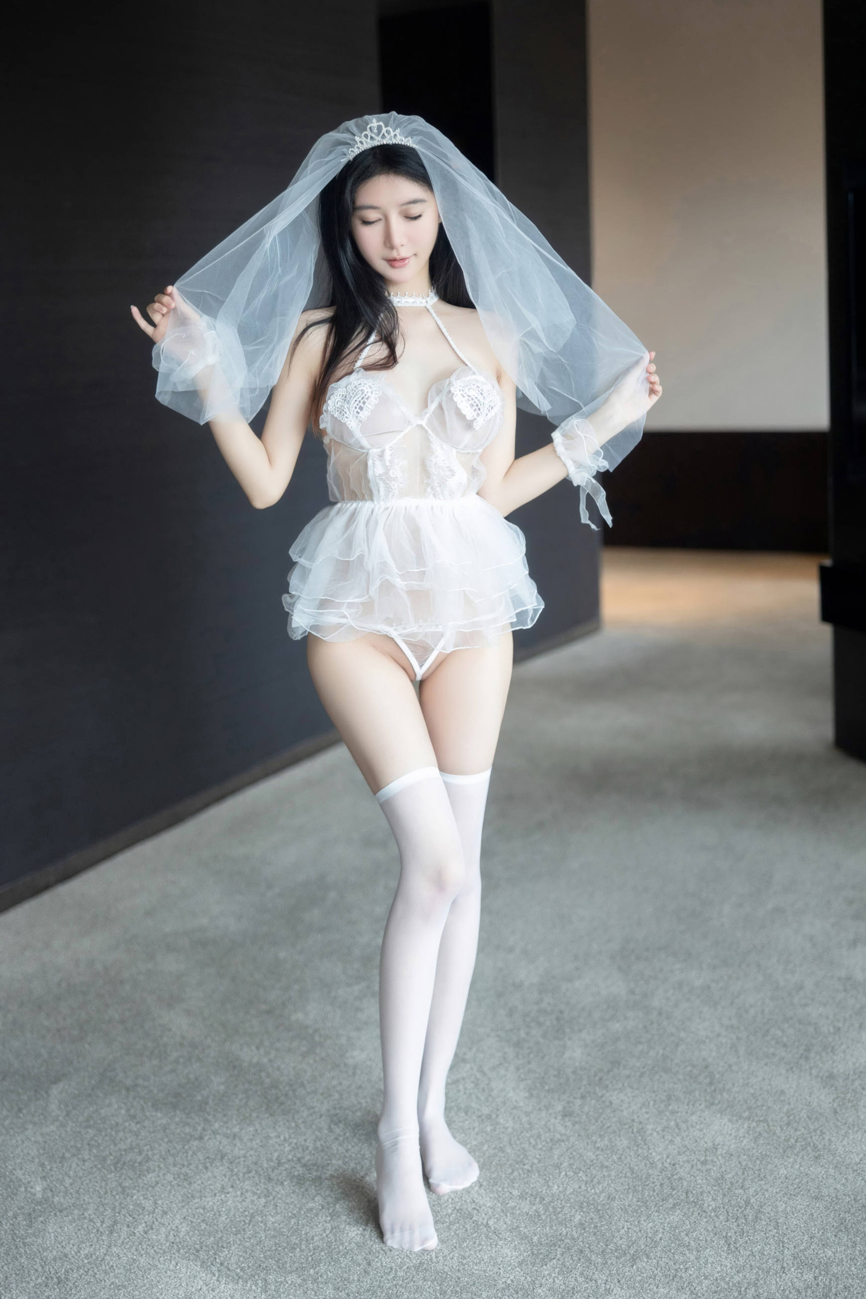 [秀人内购] 谢小蒽(幼幼) 诱人私拍福利 婚纱