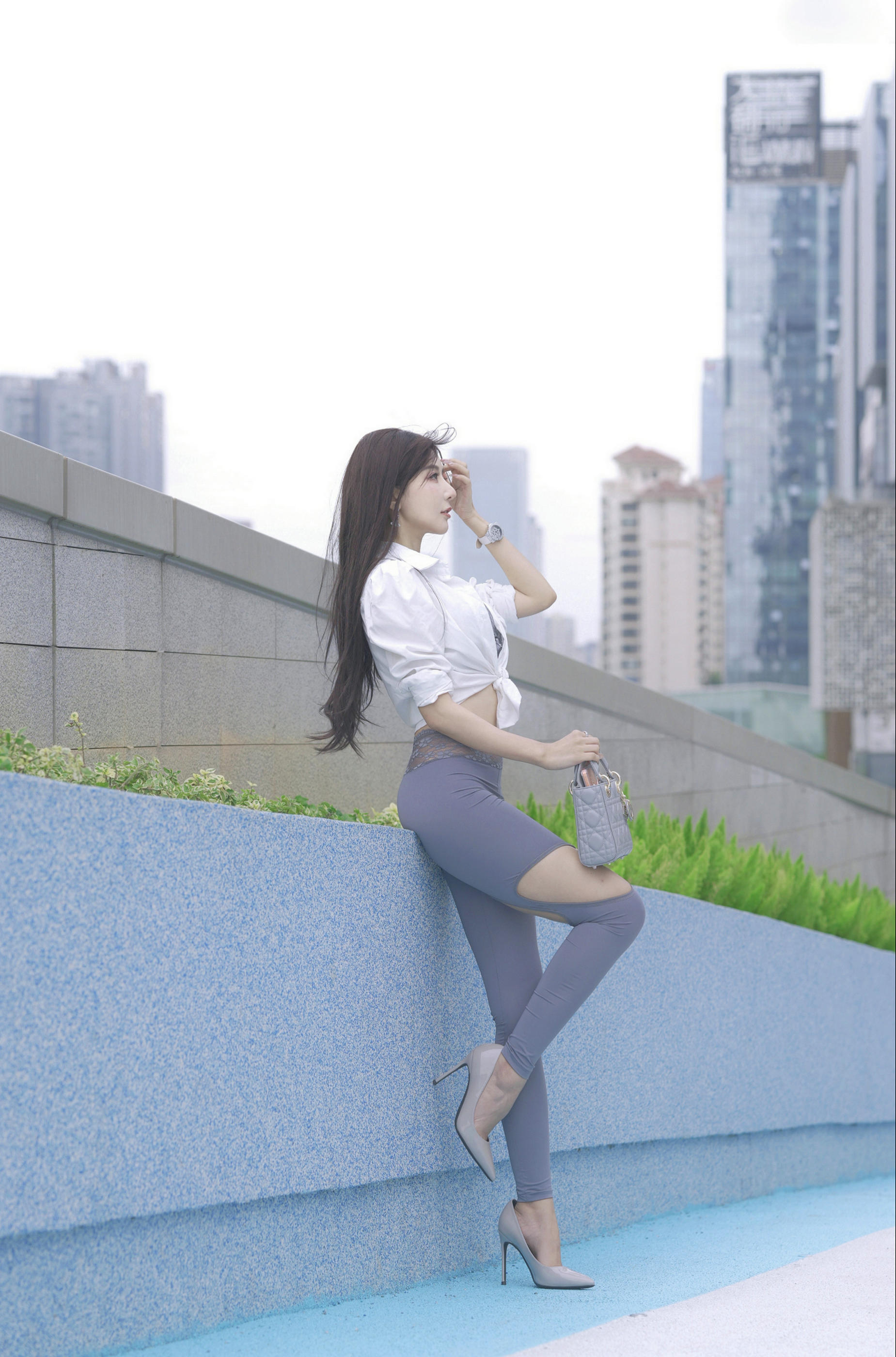 [秀人内购] 王馨瑶 诱人私拍福利 三重奏