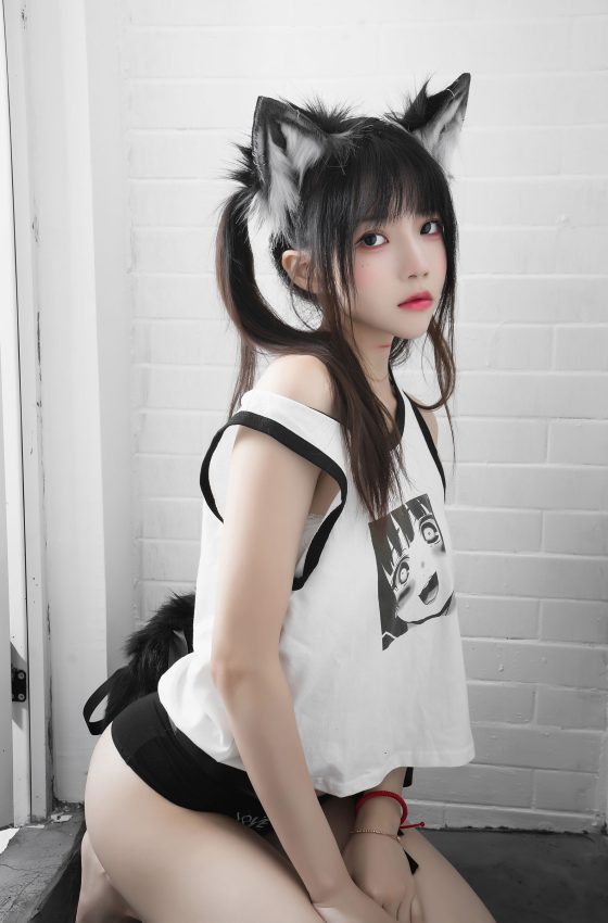 [COSPLAY] 桜桃喵 – 狼崽崽