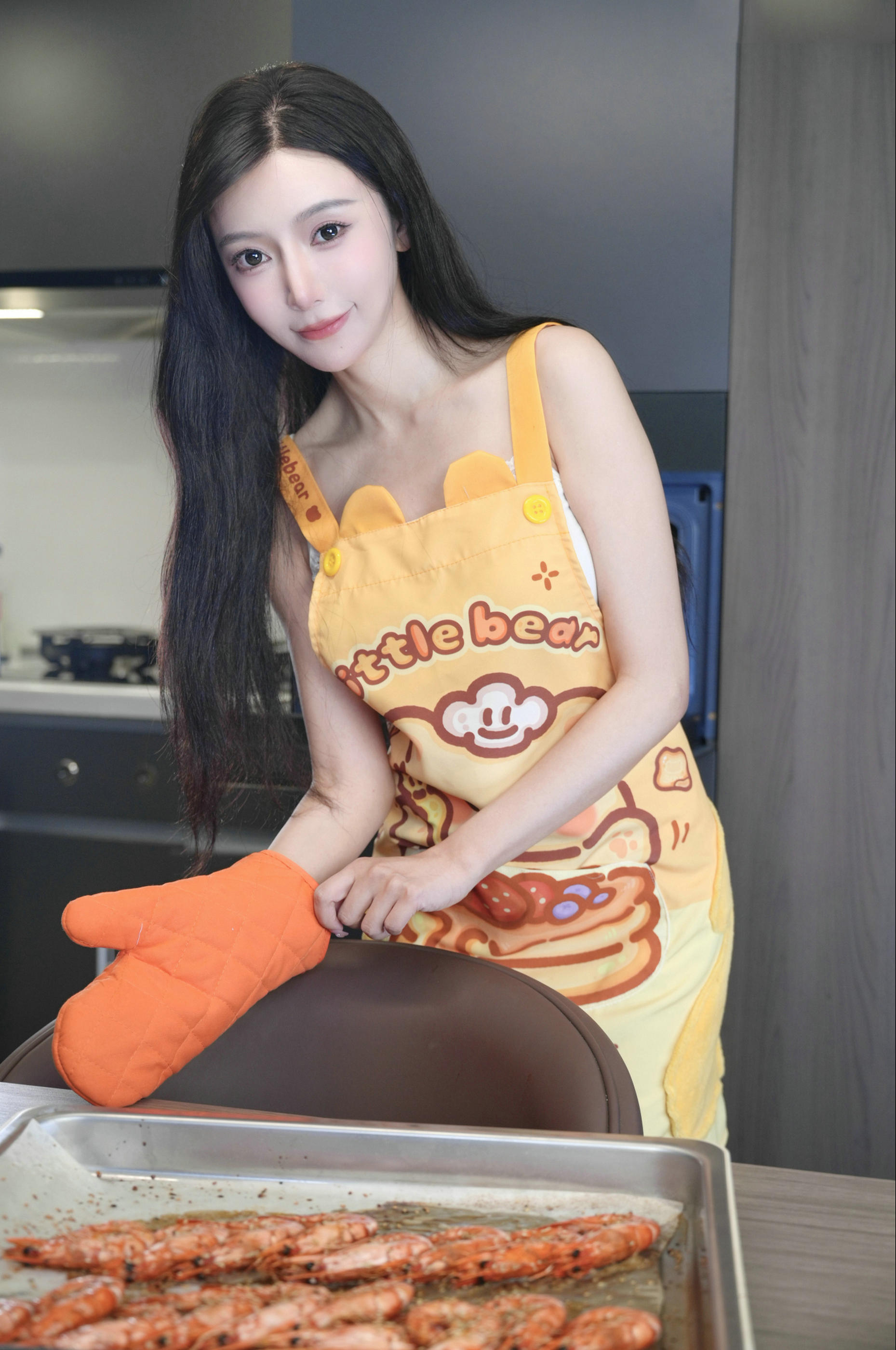 [秀人内购] 王馨瑶 诱人私拍福利 小厨娘