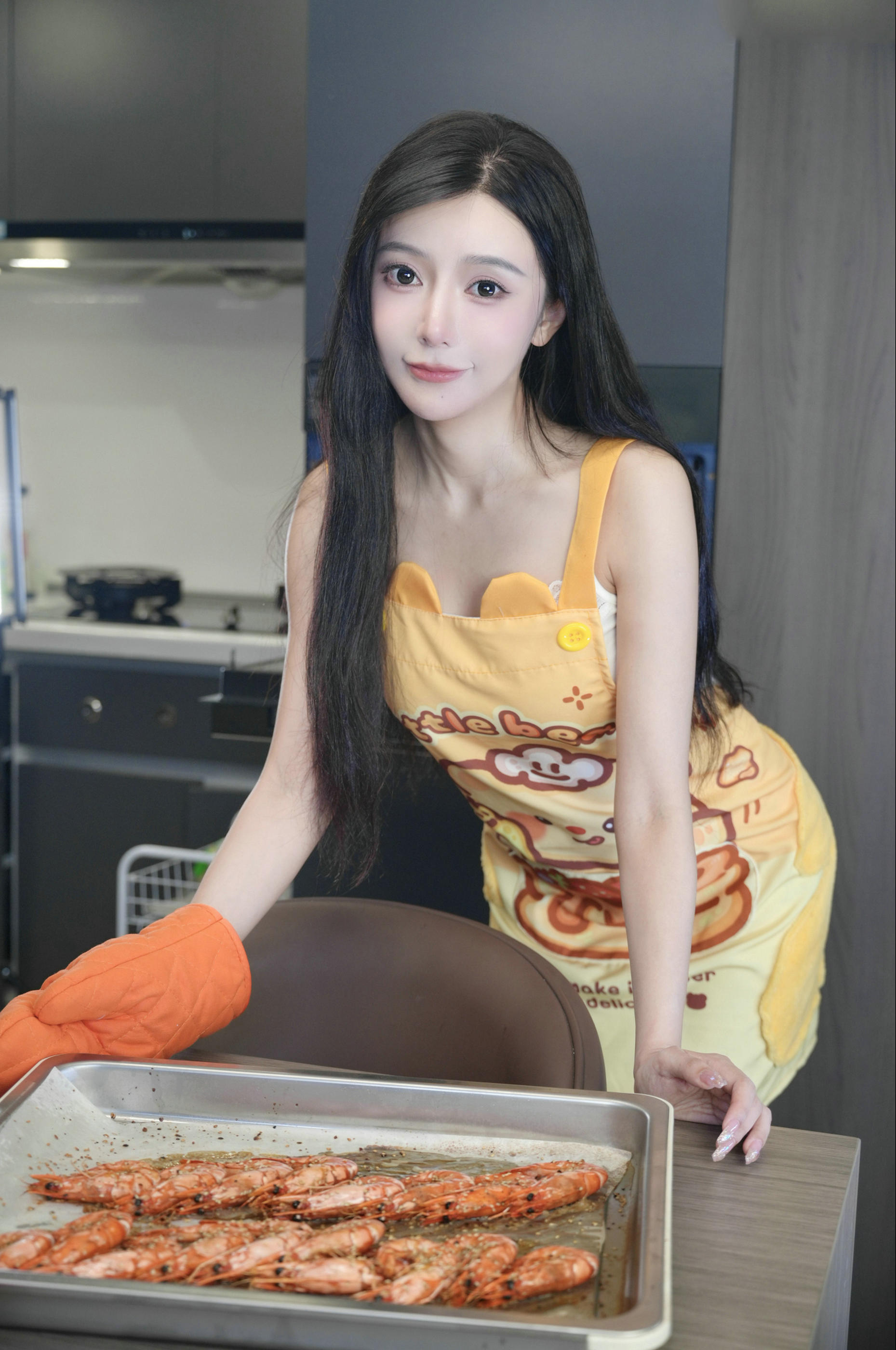 [秀人内购] 王馨瑶 诱人私拍福利 小厨娘